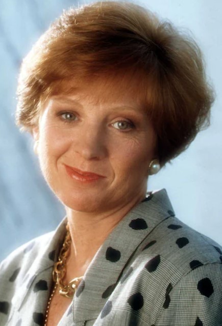  Anne Robinson